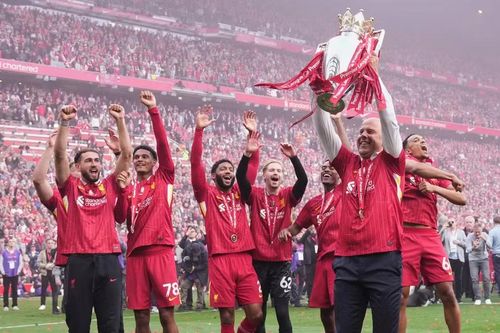 HLV Slot mất việc chỉ sau 1 năm giúp Liverpool vô địch Ngoại hạng Anh.
