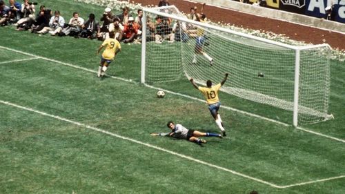  Brazil hạ gục Italia 4-1 tại chung kết 