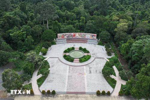 Di tích lịch sử Quốc gia đặc biệt Căn cứ Trung ương Cục miền Nam bên trong lõi Vườn quốc gia Lò Gò-Xa Mát. (Ảnh: Minh Phú/TTXVN)