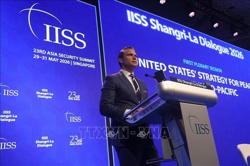 Bộ trưởng chiến tranh Mỹ Pete Hegseth trình bày bài phát biểu. Ảnh: Việt Dũng/ P/v TTXVN tại Singapore