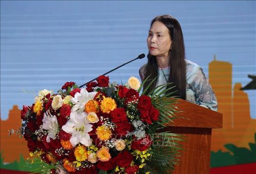 Bà Nguyễn Thị Bích Ngọc, quyền Giám đốc Sở Văn hóa, Thể thao và Du lịch tỉnh Lâm Đồng phát biểu tại Chương trình kỷ niệm 25 năm Ngày Gia đình Việt Nam (28/6/2001 - 28/6/2026).