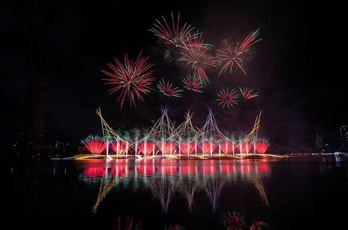 Tối 30/5, Lễ hội Pháo hoa quốc tế Đà Nẵng (DIFF) 2026 khai mạc với màn tranh tài giữa 2 đội Việt Nam 1 (Đà Nẵng) và Trung Quốc.