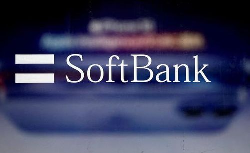 Tập đoàn SoftBank của Nhật Bản sẽ đầu tư 45 tỷ euro trong 5 năm tới nhằm thúc đẩy phát triển hạ tầng trí tuệ nhân tạo tại Pháp. Ảnh: Reuters