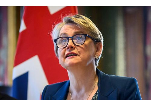 Ngoại trưởng Anh Yvette Cooper. Ảnh: Reuters.