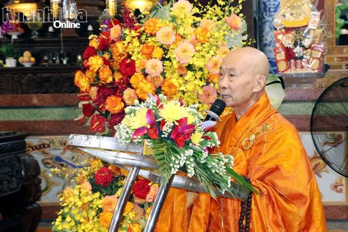 Hòa thượng Thích Nguyên Quang - Thành viên Hội đồng Chứng minh Giáo hội Phật giáo Việt Nam, Chứng minh Ban Trị sự Giáo hội Phật giáo Việt Nam tỉnh Khánh Hòa đọc thông điệp Đại Lễ Phật đản - Phật lịch 2570 của Đức Pháp chủ Giáo hội Phật giáo Việt Nam.