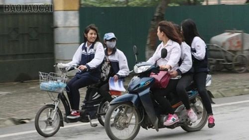 Không khó để bắt gặp trẻ em vi phạm Luật Giao thông trong dịp hè.