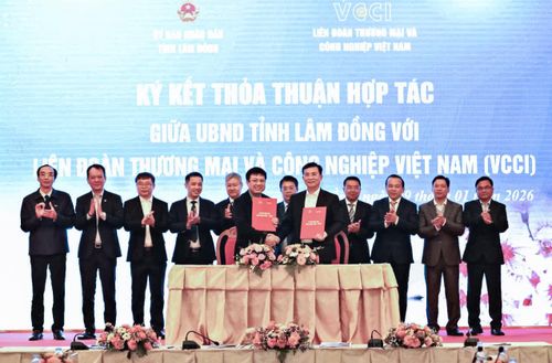 UBND tỉnh Lâm Đồng ký kết thỏa thuận hợp tác với VCCI về cải thiện môi trường đầu tư kinh doanh