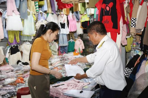 Cơ sở Thuế 11 (Thuế tỉnh Lâm Đồng) hướng dẫn quy định mới cho các tiểu thương tại địa bàn