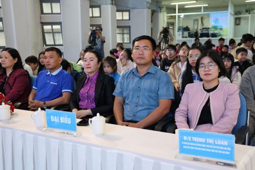Các đại biểu tham dự chương trình