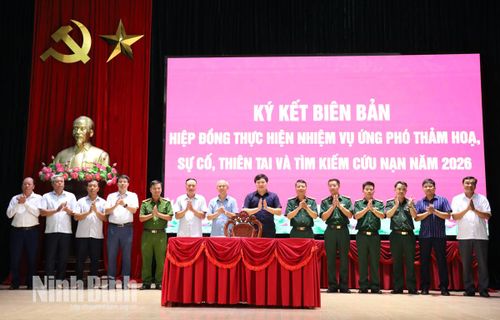 Các lực lượng trên địa bàn xã Rạng Đông ký kết biên bản hiệp đồng thực hiện nhiệm vụ ứng phó thảm họa, sự cố, thiên tai và tìm kiếm cứu nạn năm 2026.