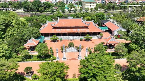 Khuôn viên Đền thờ Bác Hồ và các Anh hùng liệt sĩ tỉnh Quảng Trị - Ảnh: L.Hoàng
