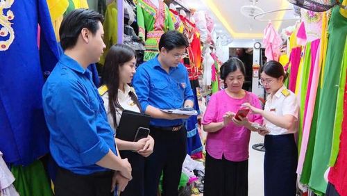 Hộ kinh doanh được tự chủ, tự kê khai và nộp thuế dựa trên chính doanh thu thực tế rõ ràng thông qua hệ thống công nghệ. Ảnh: Đức Thanh