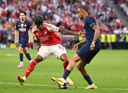 PSG và Arsenal kéo nhau vào hiệp phụ. (Ảnh: Reuters)