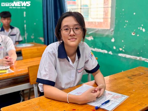 Kỳ thi năm nay có 151.269 học sinh đăng ký dự thi vào lớp 10 công lập, nhưng có đến 169.602 học sinh lớp 9 hoàn thành chương trình THCS, tương đương hơn 17.000 học sinh không đăng ký dự thi vào lớp 10 công lập. Những học sinh này đã chọn các hình thức học tập khác sau khi đã hoàn thành chương trình THCS.