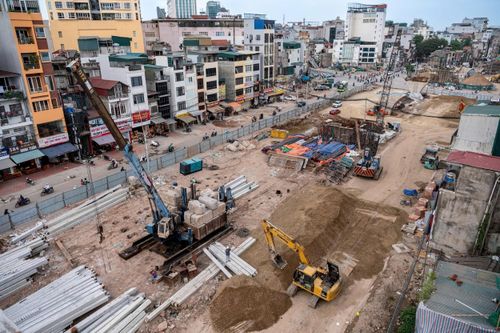 Dự án Vành đai 1 đoạn Hoàng Cầu - Voi Phục tăng tốc thi công trên toàn tuyến. Ảnh: Tạ Hải