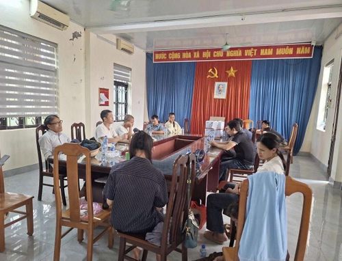 Người nhà thí sinh được nghỉ tại nơi thoáng mát, sạch sẽ, có điều hòa. Ảnh: VB