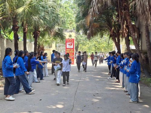 653 thí sinh tại điểm thi Trường THPT Hợp Thanh hoàn thành kỳ thi vào 10 THPT. Ảnh: VB