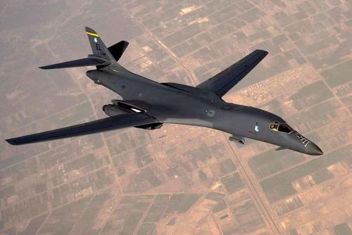 Không chỉ có vậy, viễn cảnh B-1B Lancer được sử dụng cho một đòn tấn công hạt nhân chiến thuật trong trường hợp Mỹ bế tắc tại chiến trường Iran đang khiến nhiều chuyên gia phân tích cảm thấy bất an nhất, bởi khi đó cuộc đua sẽ mất hoàn toàn khả năng kiểm soát.