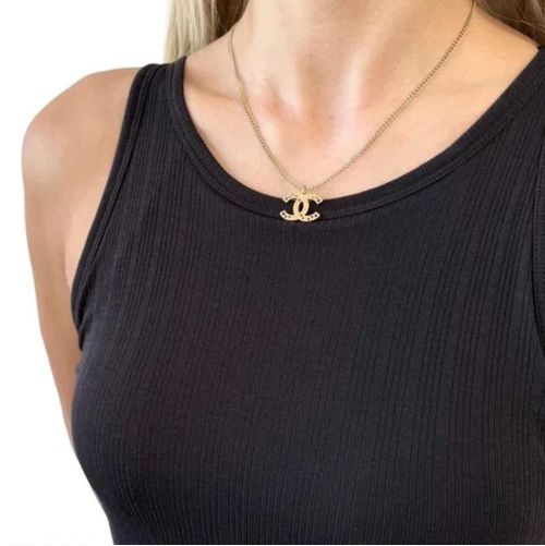 Trang sức logo đang dần nhường chỗ cho những thiết kế mang dấu ấn cá nhân. Ảnh: Chanel.