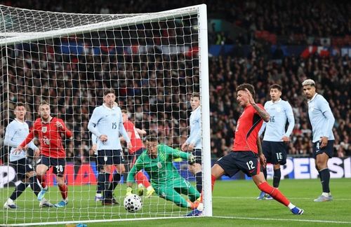 Tình huống ghi bàn của "Tam sư" trước Uruguay.