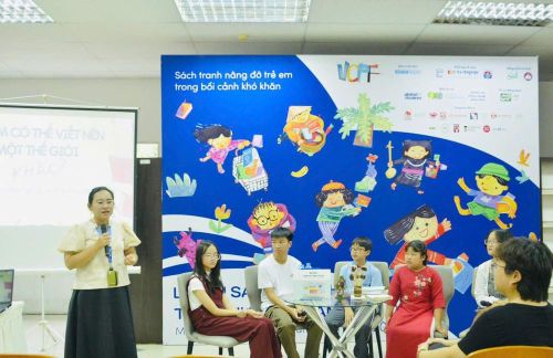 Giám đốc Lễ hội sách tranh thiếu nhi Việt Nam Nguyễn Hữu Quỳnh Hương chia sẻ tại tọa đàm