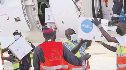 Vật tư y tế được chuyển tới CHDC Congo.