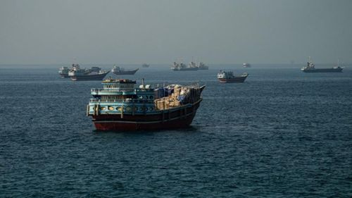Các tàu neo đậu tại eo biển Hormuz hôm 29-5. Ảnh: Reuters.