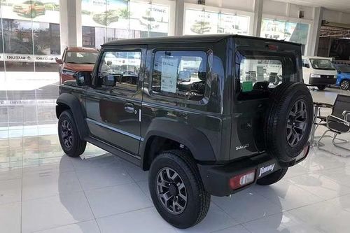 Trong năm 2024, người Việt đã mua tổng cộng 437 chiếc Suzuki Jimny. Con số này giảm xuống còn 271 xe trong năm 2025 và 82 chiếc trong 4 tháng đầu năm nay.