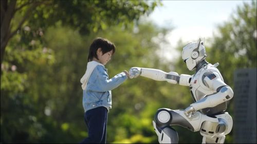 Theo ENGINEAI, lô robot hình người T800 đầu tiên đã chính thức rời dây chuyền sản xuất, mở màn cho kế hoạch mở rộng sản lượng robot công nghiệp trong bối cảnh Trung Quốc đang đẩy mạnh đầu tư vào trí tuệ nhân tạo và công nghệ tự động hóa thế hệ mới.