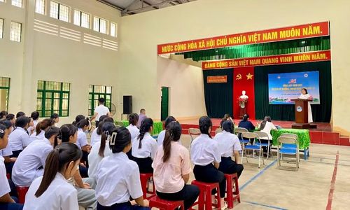 Thí sinh dự thi vào Trường PTDTNT THPT Phú Yên. (Ảnh: TT)