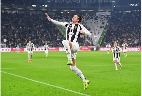 Nếu gia nhập MU, Dusan Vlahovic sẽ nhận đãi ngộ "khổng lồ" như Casemiro hay Jadon Sancho hiện tại.