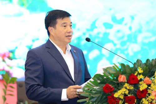 Ông Y Thanh Hà Niê Kđăm - Ủy viên Trung ương Đảng, Bí thư Tỉnh ủy, Trưởng Đoàn ĐBQH tỉnh Lâm Đồng, phát biểu.