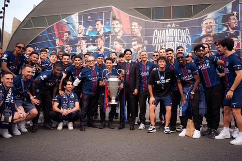 PSG trở thành đội bóng Pháp đầu tiên bảo vệ thành công danh hiệu Champions League