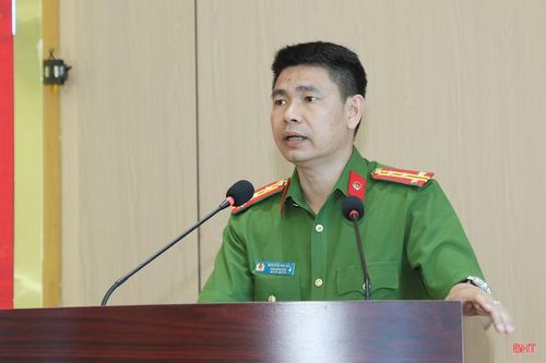 Đại tá Nguyễn Phi Hải - Phó Giám đốc Công an tỉnh phát biểu tại buổi lễ.