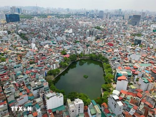 Hồ Văn Chương là một trong 6 hồ thuộc dự án nâng cấp, cải tạo các trạm bơm nội đô của Hà Nội nhằm nâng cao năng lực tiêu thoát nước và giảm ngập úng cục bộ cho khu vực trung tâm thành phố. (Ảnh: Lê Đông/TTXVN)