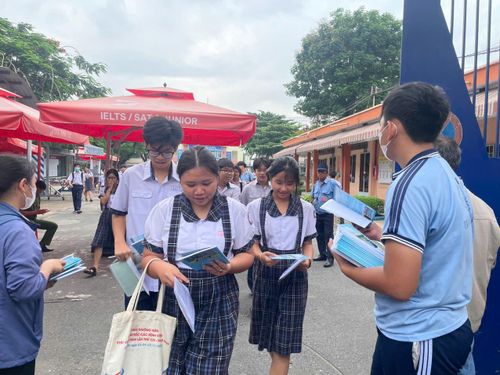 Đề thi môn Ngữ văn được nhận xét có tính mở, tạo điều kiện để học sinh phát huy khả năng tư duy và cảm nhận.