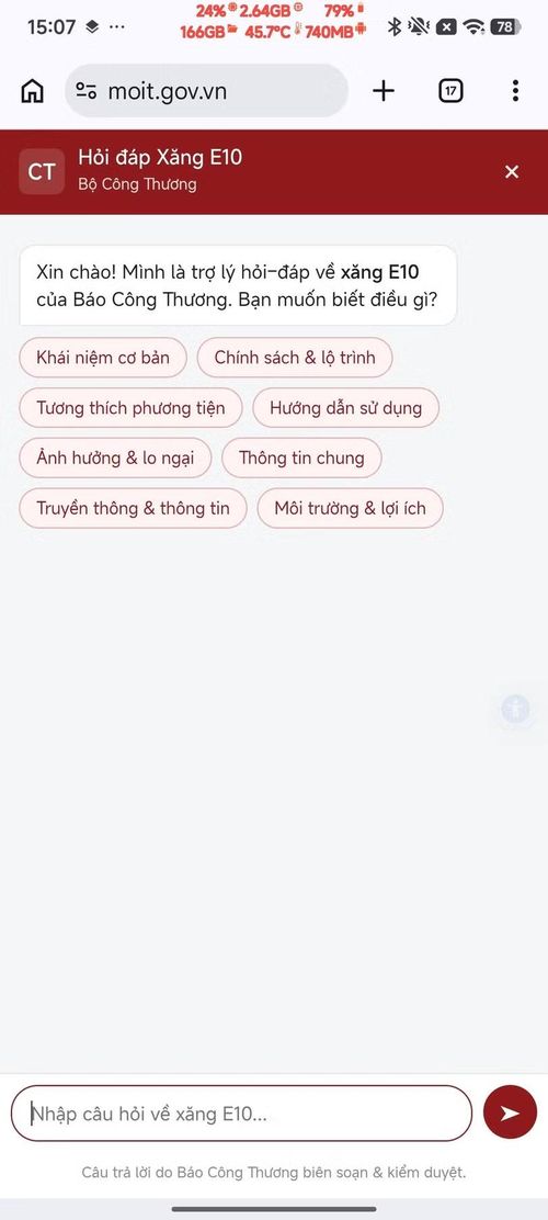 Chatbot giải đáp về xăng E10 trên website của Cổng thông tin điện tử Bộ Công Thương phiên bản trên điện thoại. Ảnh chụp màn hình.