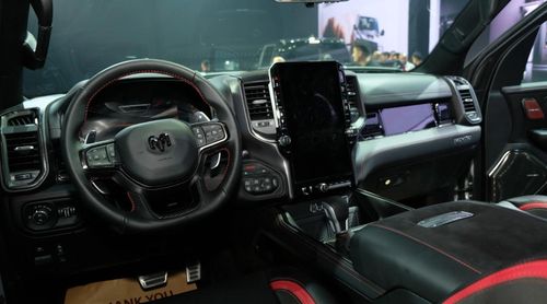 Mẫu xe bán tải Ram 1500 được Thaco Auto bán với giá từ 3,749 tỷ đồng.