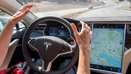 Một chiếc xe Tesla Model S được trang bị hệ thống lái tự động Autopilot. Ảnh: Bloomberg/Getty Images.