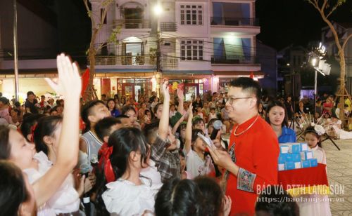 Phần đố vui có thưởng tại chương trình vui Tết Thiếu nhi