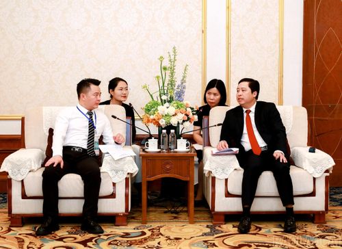 Bí thư Tỉnh ủy Dương Quốc Huy gặp gỡ, trao đổi với đại diện Tập đoàn Tông Thân, Trùng Khánh.