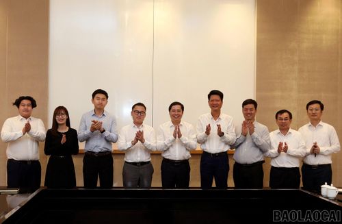 Bí thư Tỉnh ủy Dương Quốc Huy gặp gỡ, trao đổi với đại diện Tập đoàn Sunwah.