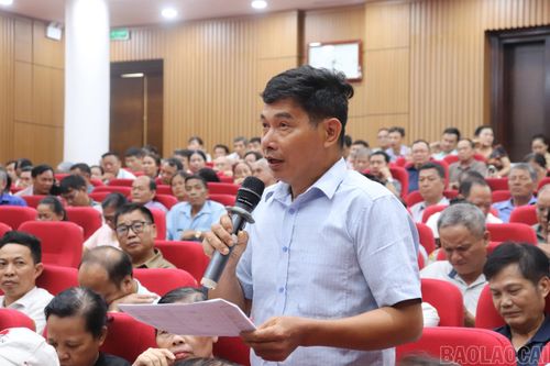 Đại biểu phát biểu tại hội nghị.