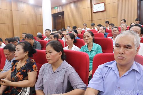 Các đại biểu dự hội nghị.