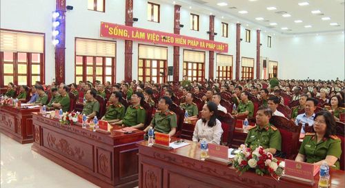 Quang cảnh diễn ra Lễ công bố Quyết định