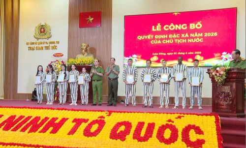 Trao Quyết định đặc xá cho các phạm nhân