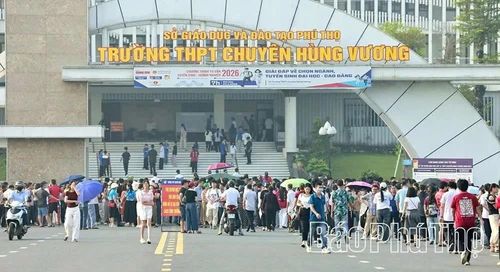 Hội đồng coi thi THPT Chuyên Hùng Vương - một trong những hội đồng coi thi có quy mô lớn của tỉnh.