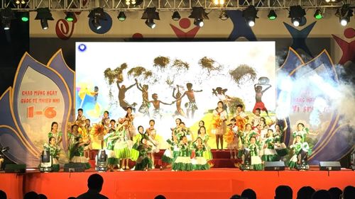 Tiết mục văn nghệ tại chương trình - Ảnh: N.L