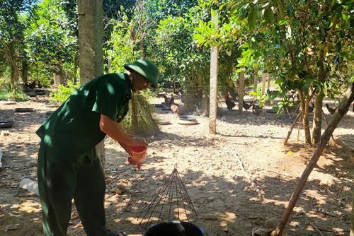 CCB Phạm Thuận- Học Bác là luôn giữ vững bản lĩnh “Bộ đội Cụ Hồ” - Ảnh: T.L