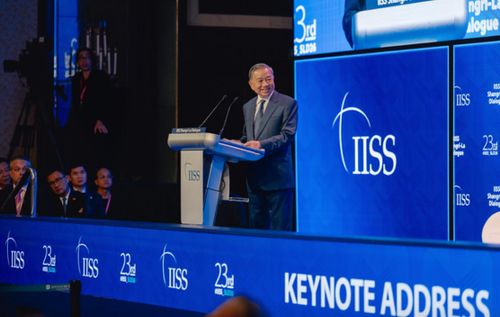 Tổng Bí thư, Chủ tịch nước Tô Lâm phát biểu dẫn đề tại Đối thoại Shangri-La 2026. Ảnh: IISS
